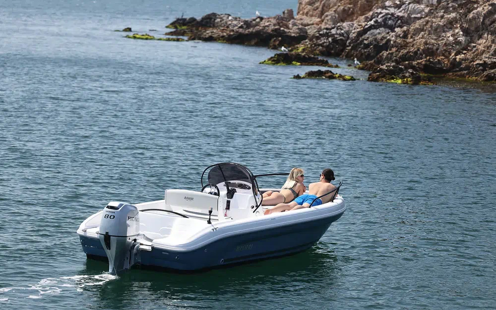 slider 1 Ranieri Shark 19