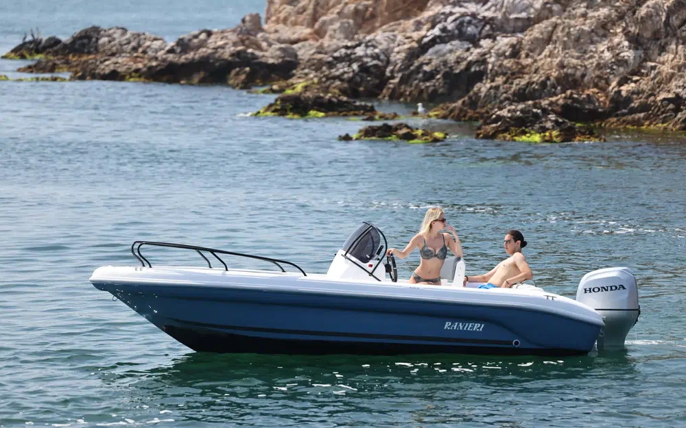 slider 4 Ranieri Shark 19