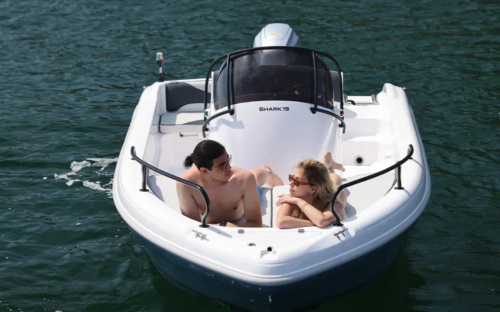 slider 5 Ranieri Shark 19