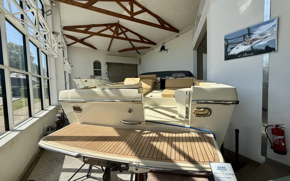 slider 1 Asterie 35 Day Cruiser