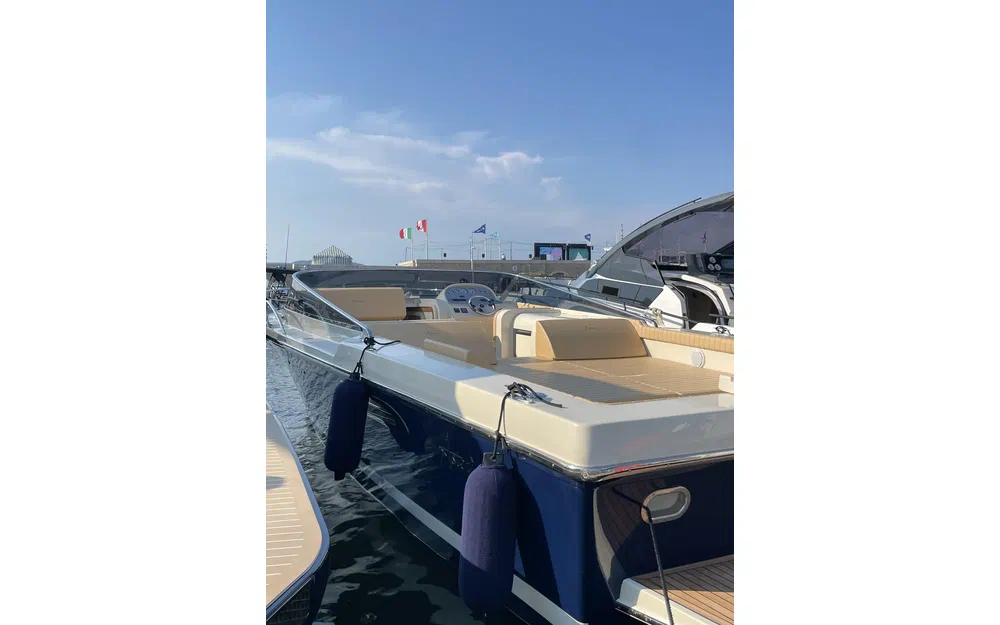 slider 1 Asterie 35 Day Cruiser