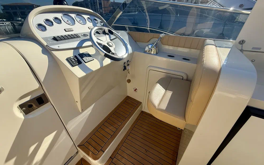 slider 2 Asterie 35 Day Cruiser
