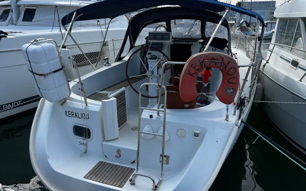 slider 1 Beneteau Oceanis 323 Clipper