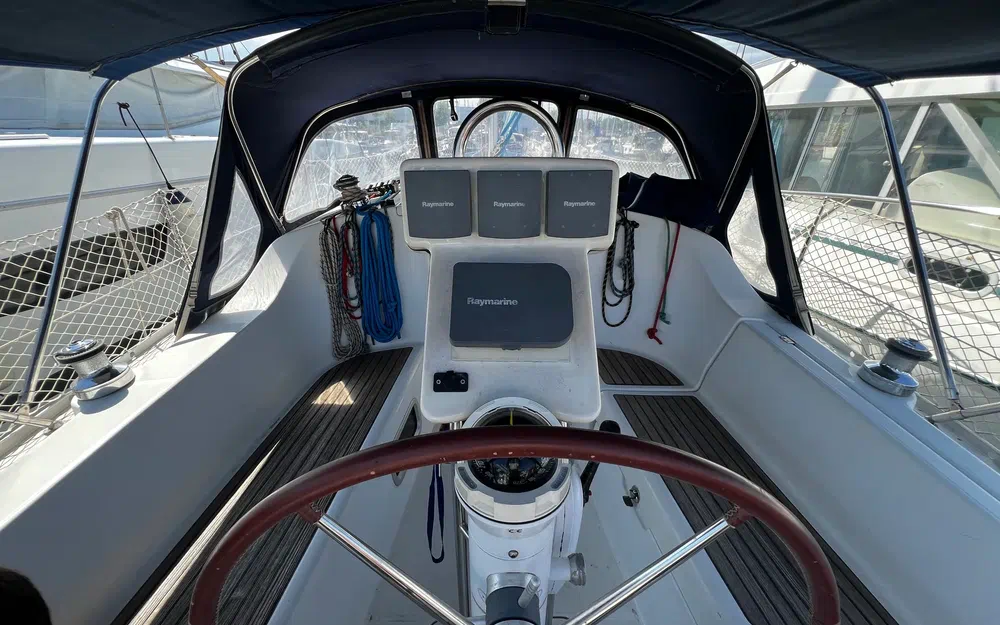 slider 5 Beneteau Oceanis 323 Clipper