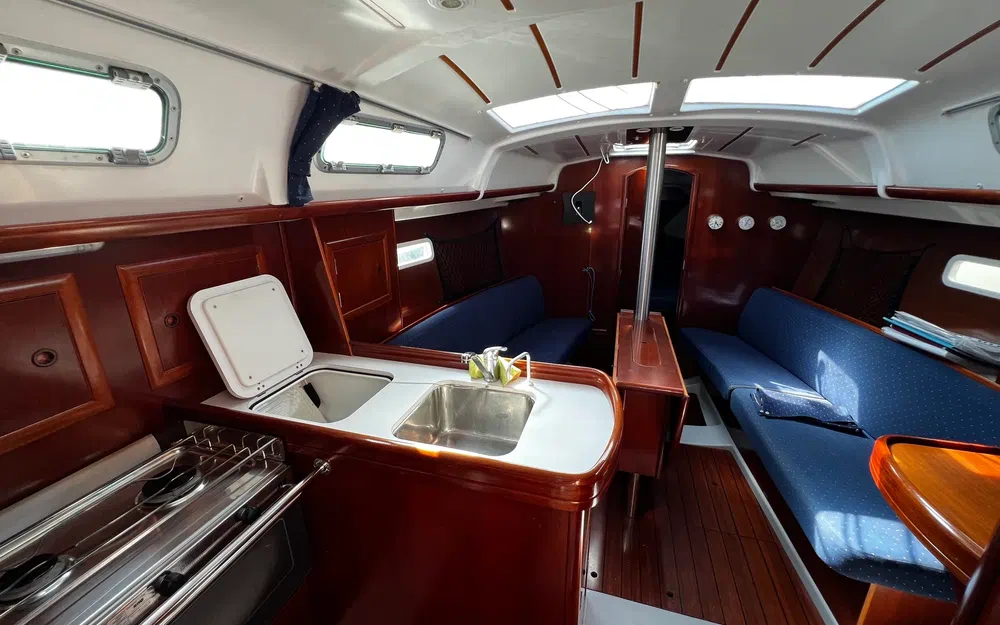 slider 9 Beneteau Oceanis 323 Clipper