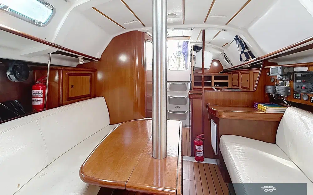 slider 9 Beneteau Oceanis 331 Clipper