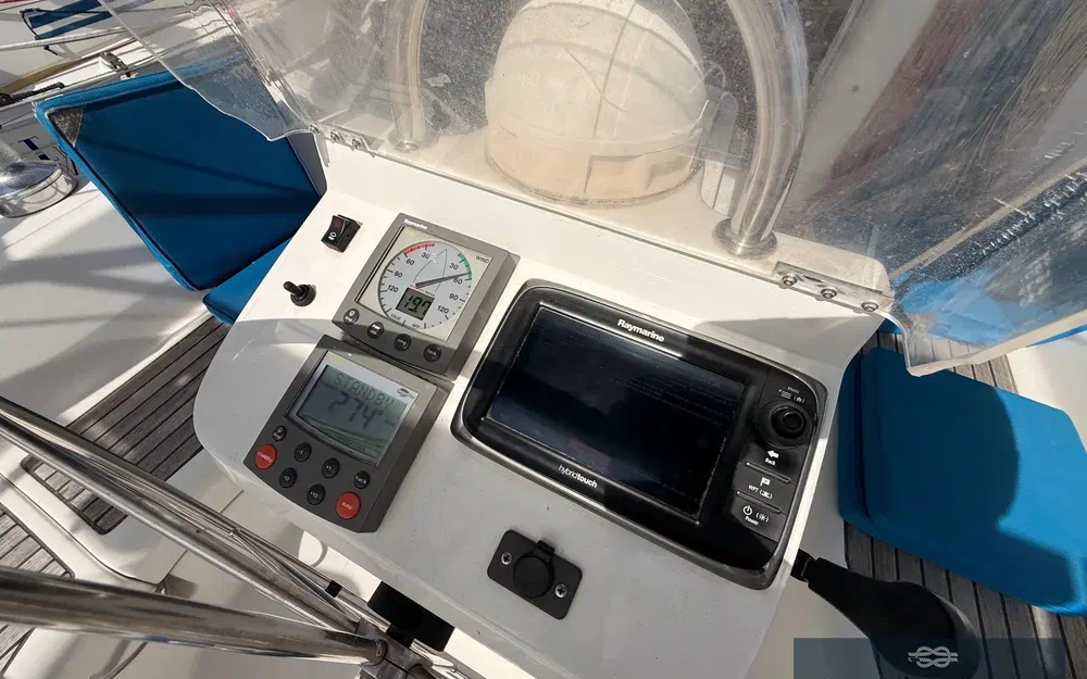 slider 38 Beneteau Oceanis 331 Clipper