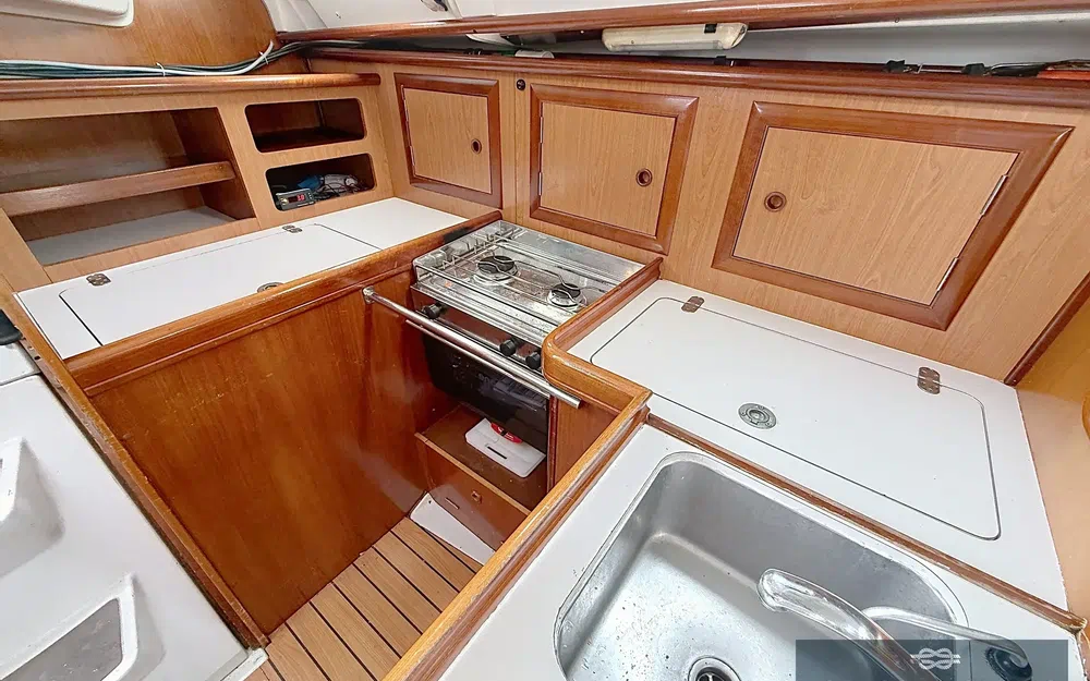 slider 3 Beneteau Oceanis 331 Clipper