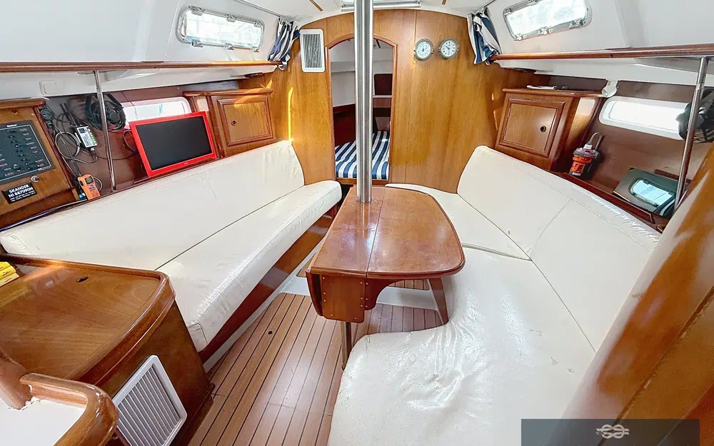 slider 4 Beneteau Oceanis 331 Clipper