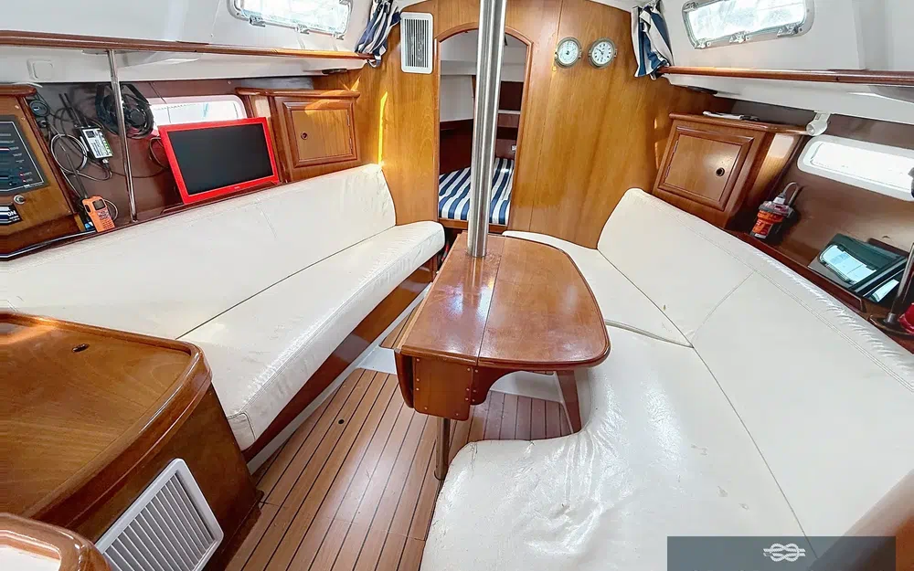 slider 6 Beneteau Oceanis 331 Clipper