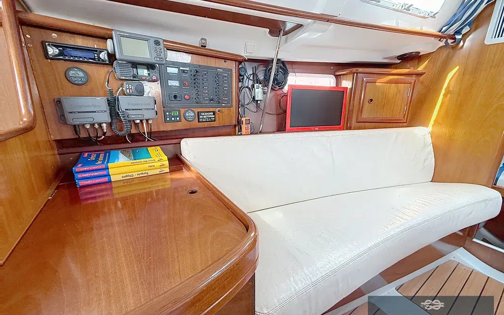 slider 7 Beneteau Oceanis 331 Clipper