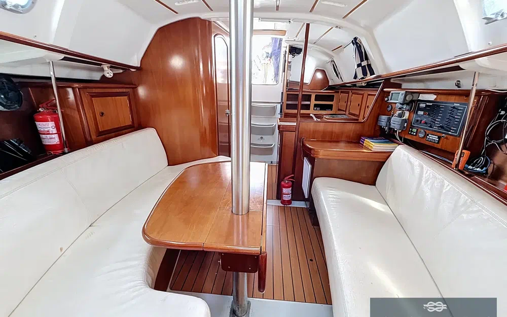 slider 8 Beneteau Oceanis 331 Clipper