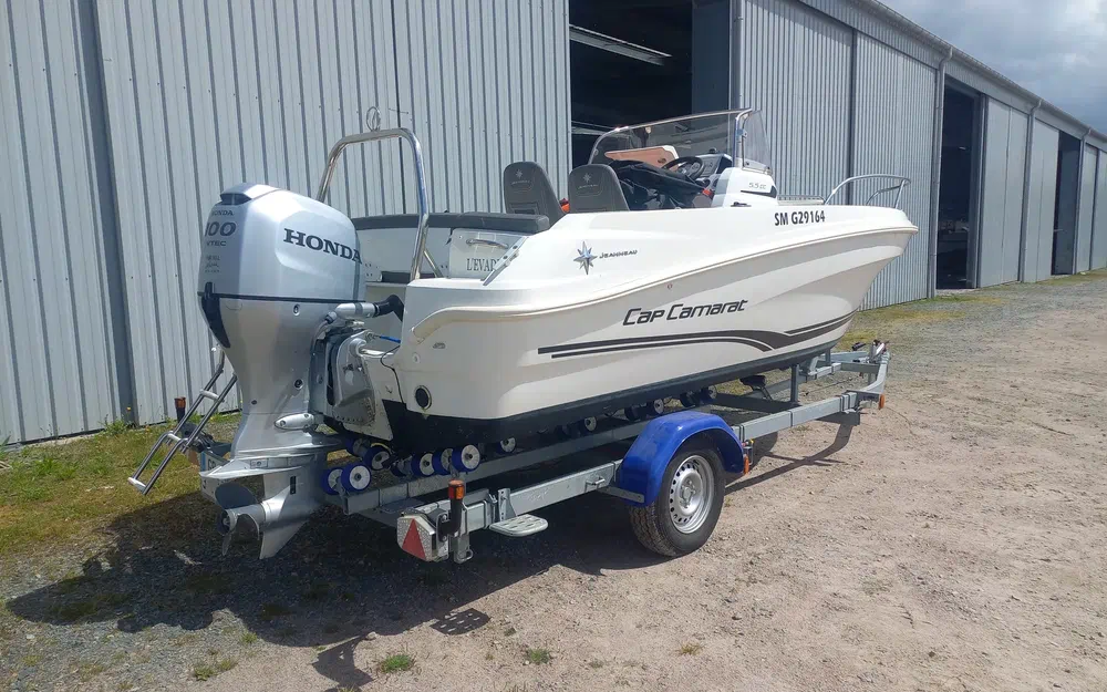 slider 4 Jeanneau Cap Camarat 5.5 CC Serie 2