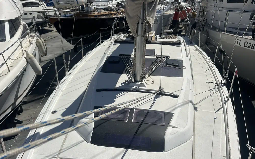 slider 8 Dufour 390