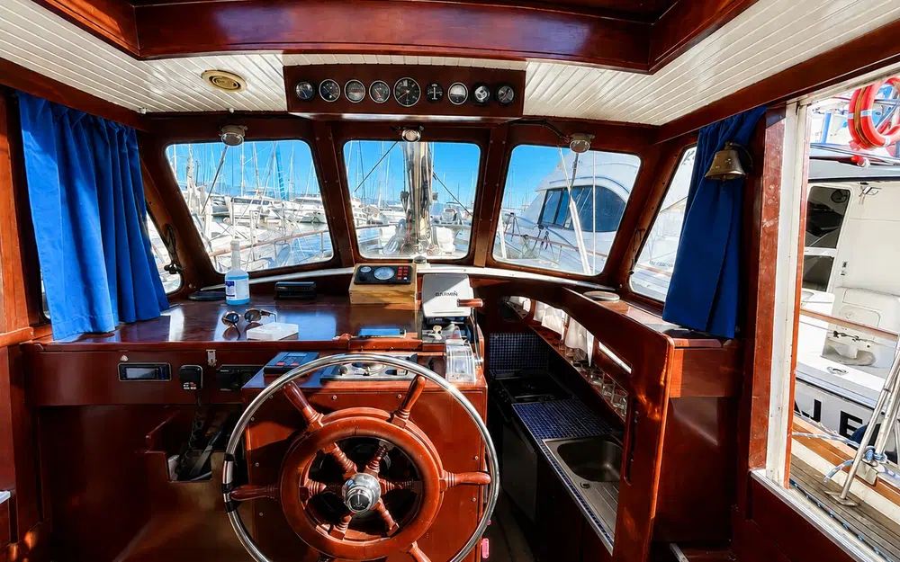 slider 15 Siltala Yachts Nauticat 33