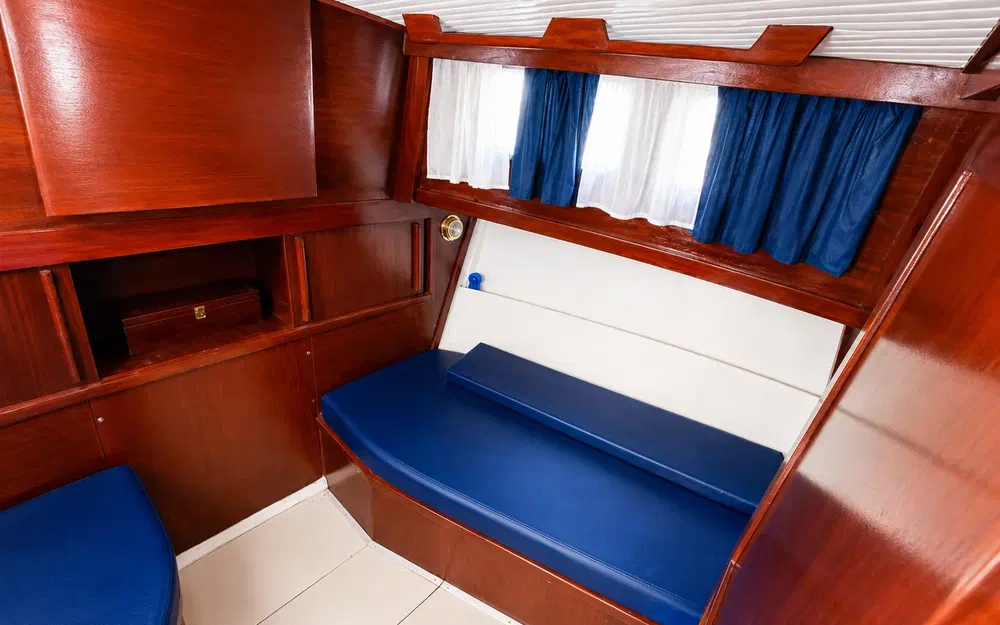 slider 11 Siltala Yachts Nauticat 33
