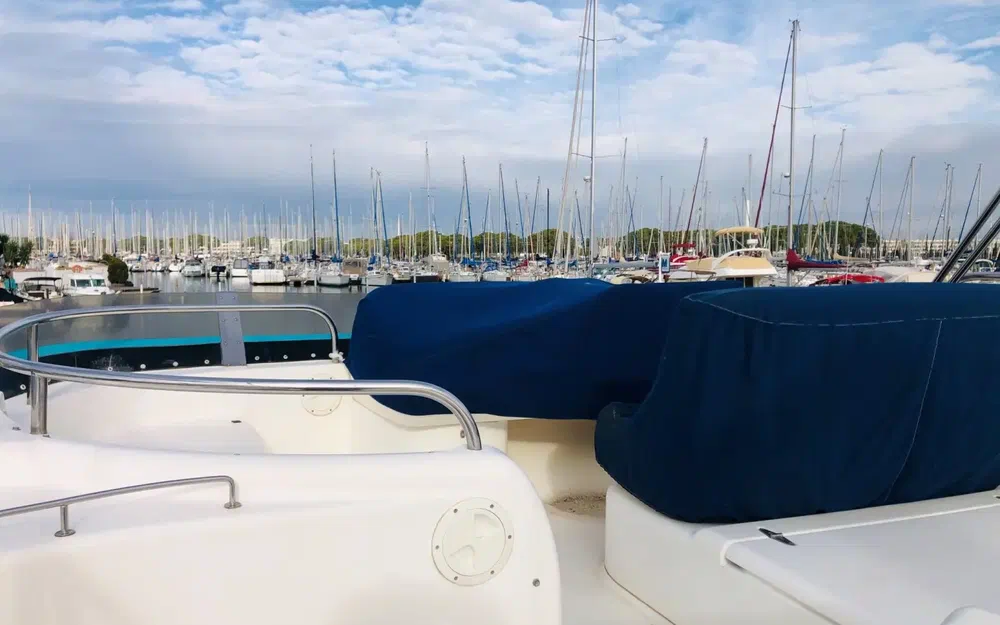 slider 16 Sealine 420