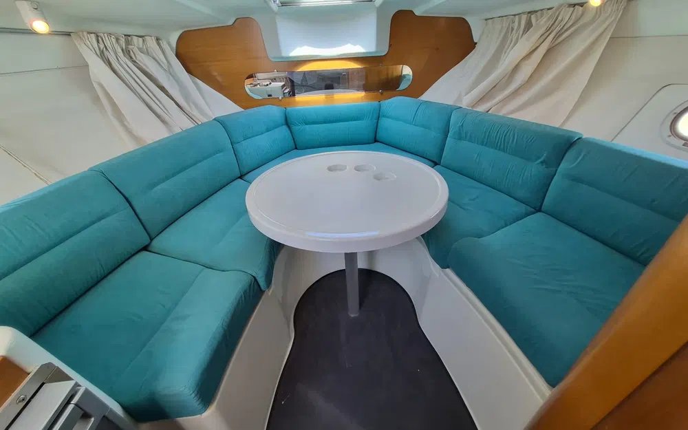 slider 8 Beneteau Flyer 780