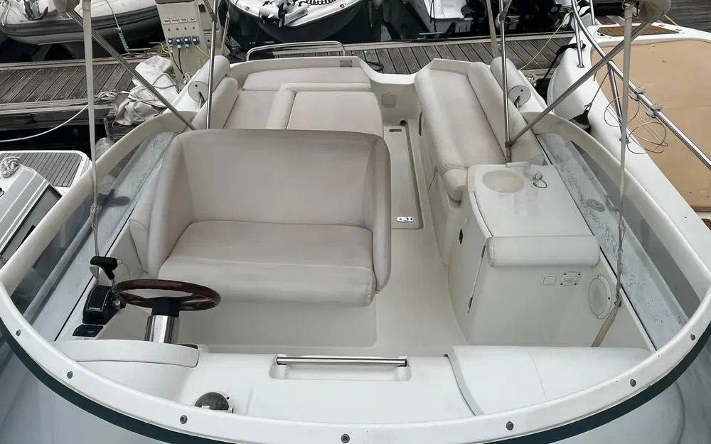 slider 1 Beneteau Flyer 780