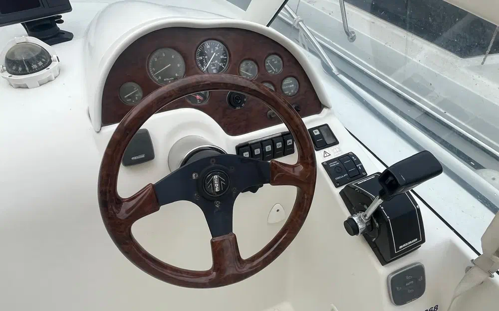 slider 4 Beneteau Flyer 780