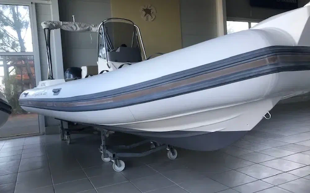 slider 4 Capelli Tempest 600 Open