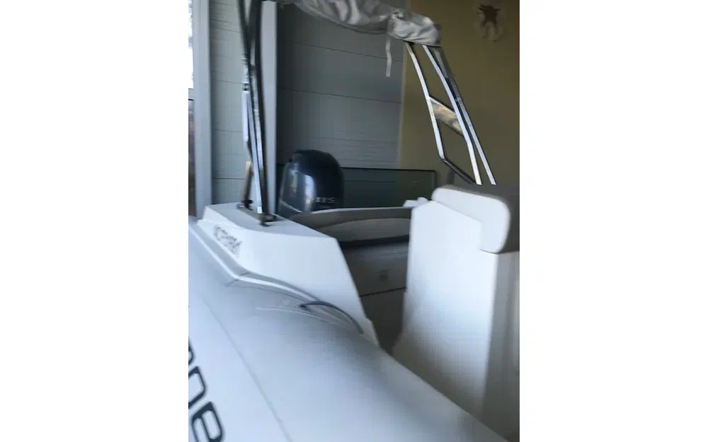 slider 6 Capelli Tempest 600 Open