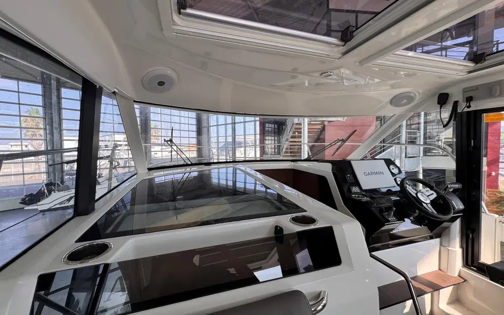 slider 10 Beneteau Antares 11