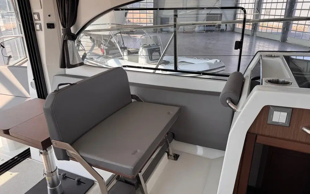 slider 13 Beneteau Antares 11