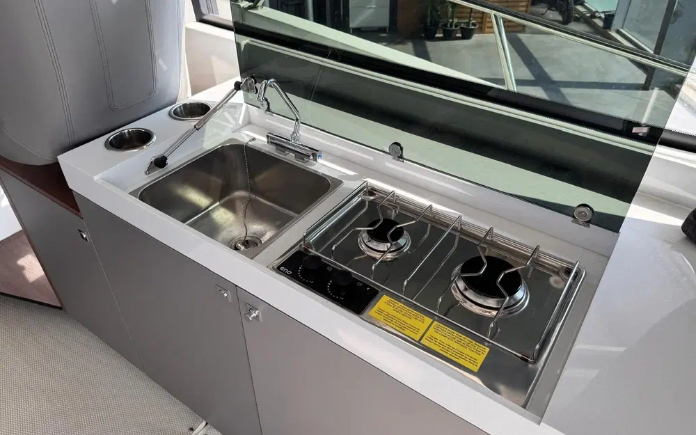 slider 15 Beneteau Antares 11