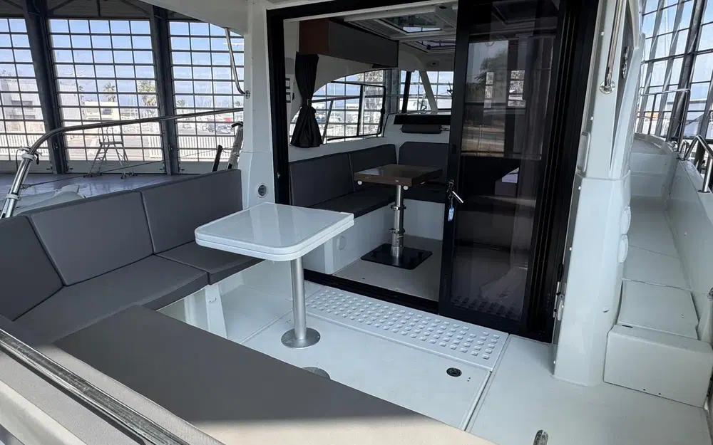 slider 6 Beneteau Antares 11