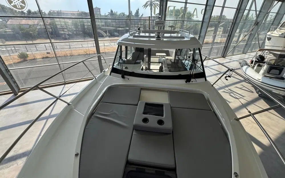 slider 8 Beneteau Antares 11