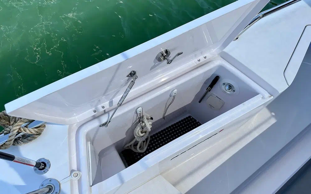 slider 23 Axopar 37 Spyder