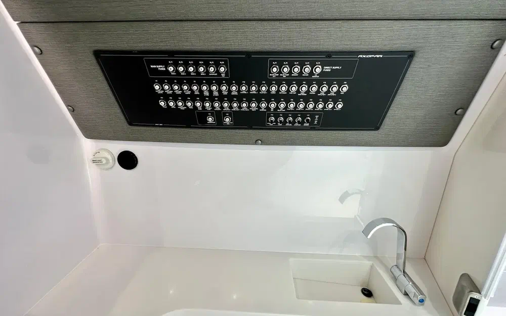 slider 22 Axopar 37 Spyder