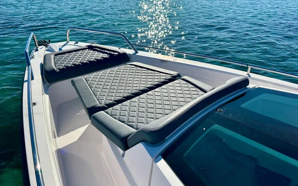slider 8 Axopar 37 Spyder