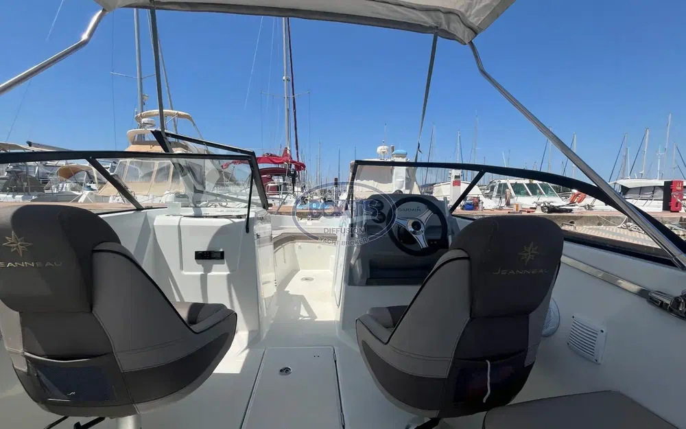slider 9 Jeanneau Cap Camarat 6.5 BR