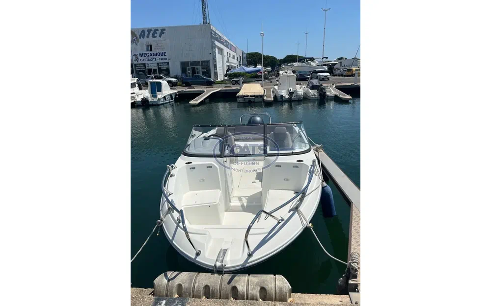 slider 1 Jeanneau Cap Camarat 6.5 BR
