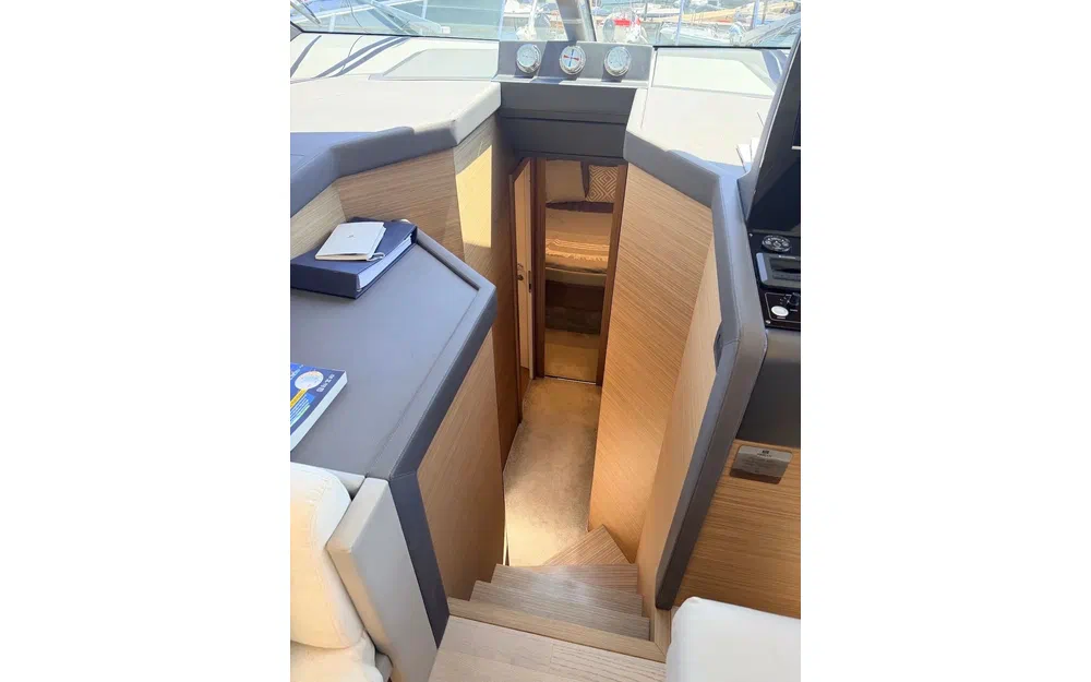 slider 13 Ferretti 450