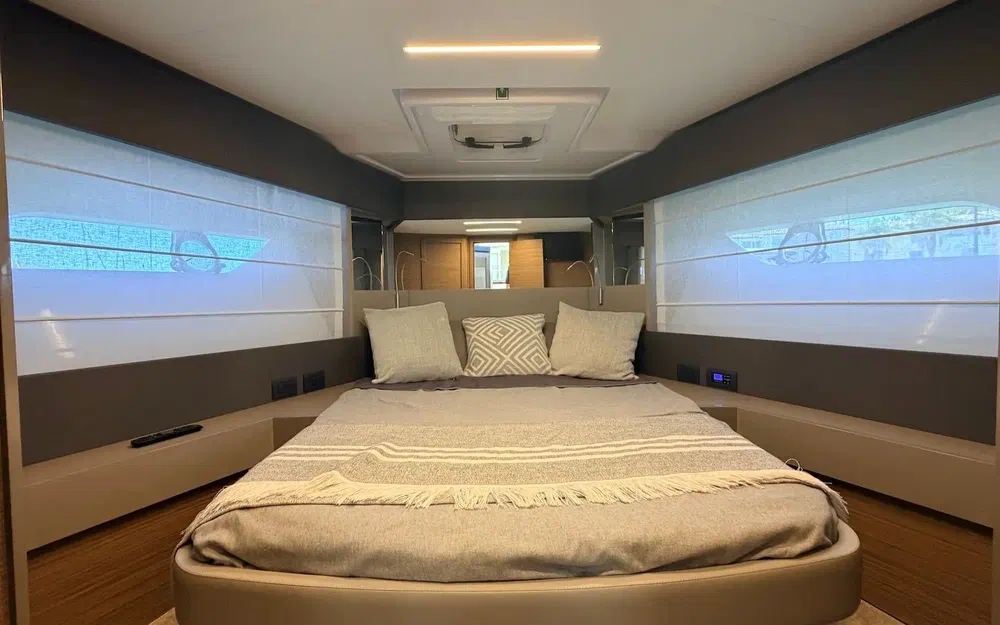 slider 16 Ferretti 450
