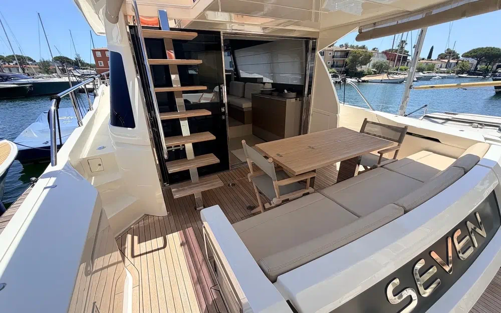 slider 5 Ferretti 450