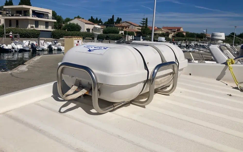 slider 12 Beneteau Antares 805