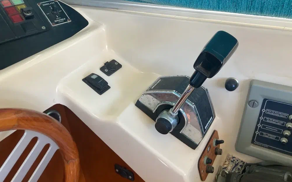 slider 27 Beneteau Antares 805