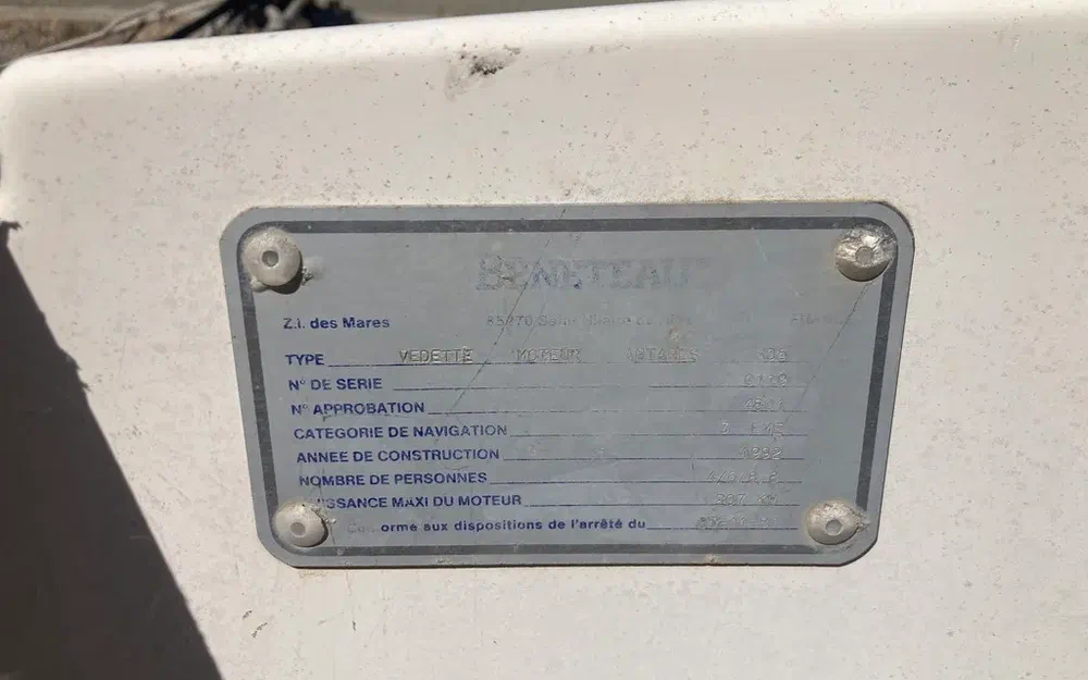 slider 28 Beneteau Antares 805