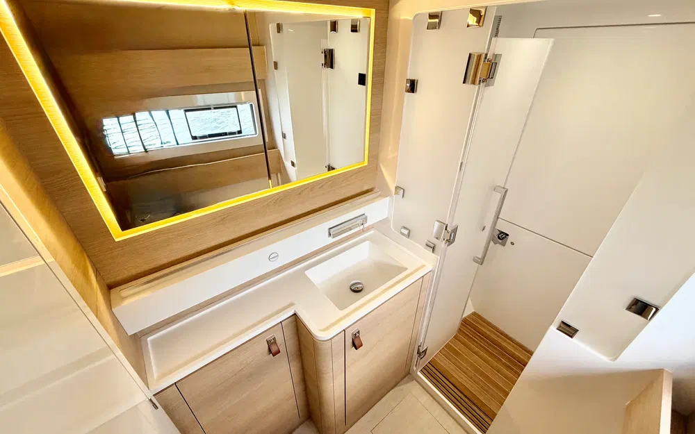 slider 41 Aventura Catamarans A37