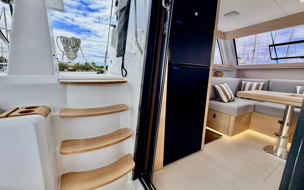 slider 26 Aventura Catamarans A37