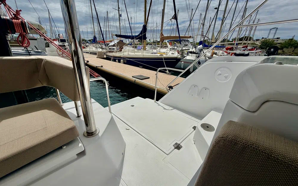 slider 4 Aventura Catamarans A37