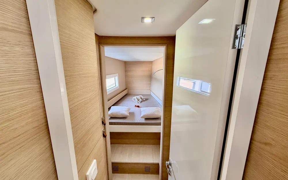slider 28 Aventura Catamarans A37