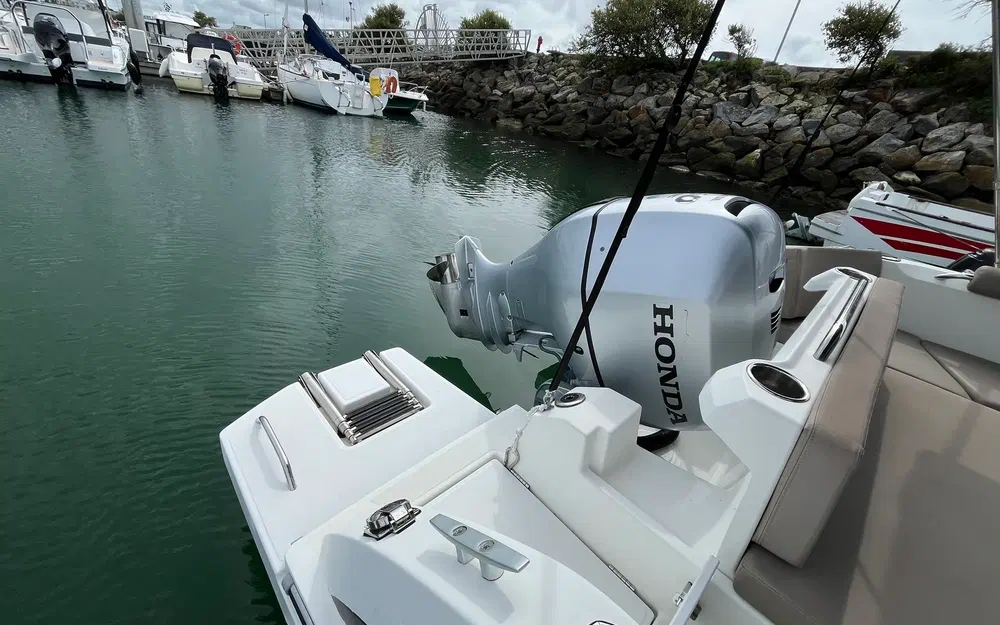 slider 12 Beneteau Antares 7 OB