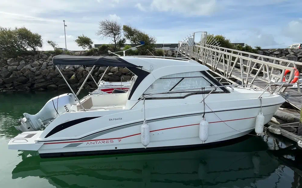 slider 9 Beneteau Antares 7 OB