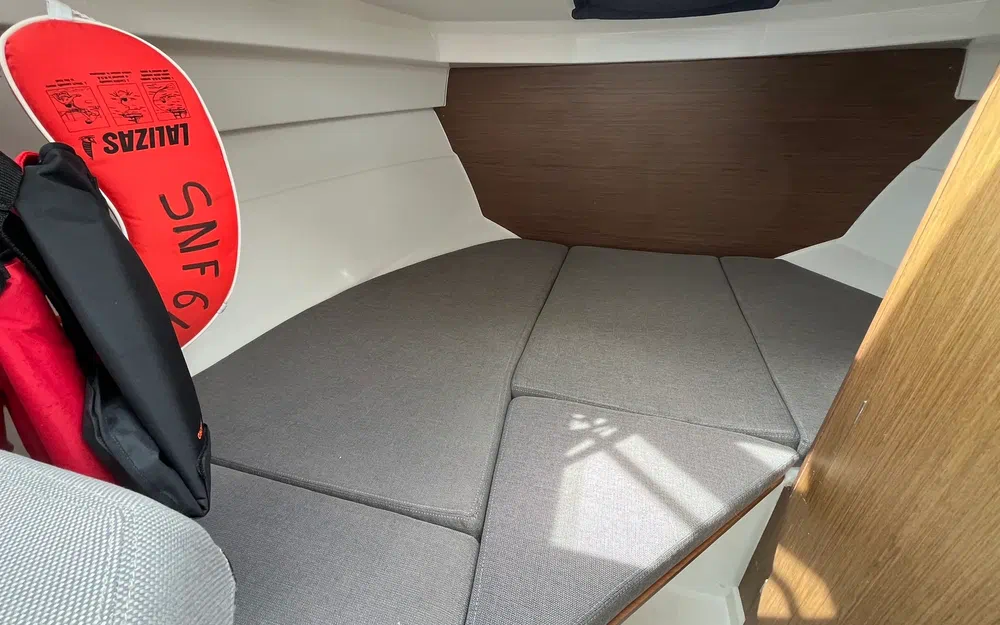 slider 6 Beneteau Antares 7 OB