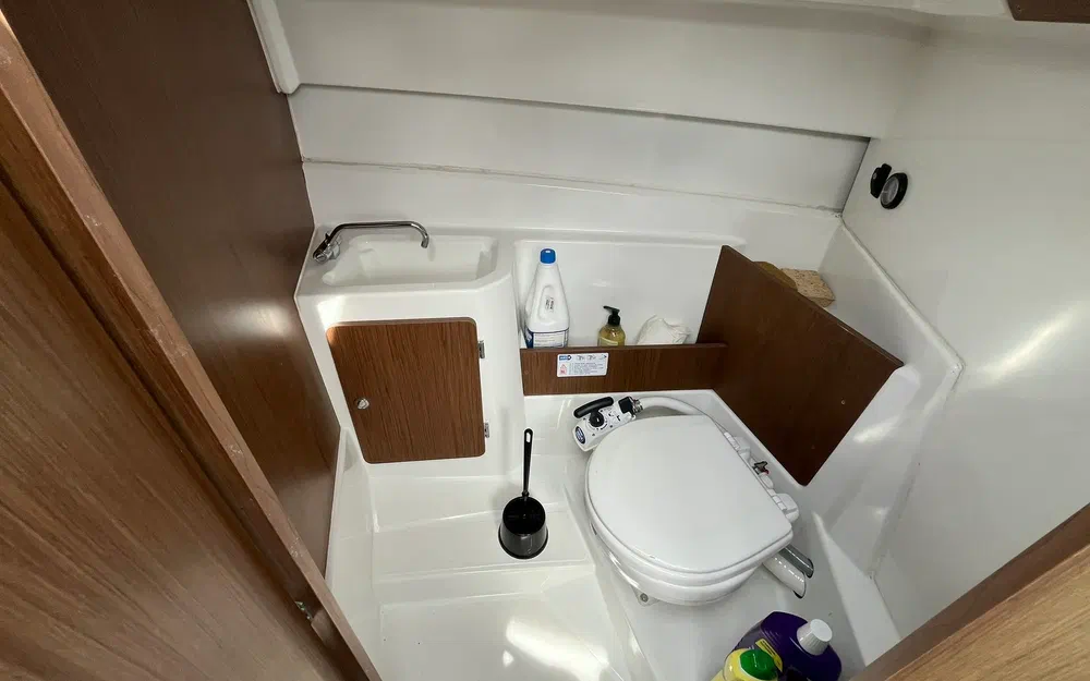 slider 7 Beneteau Antares 7 OB